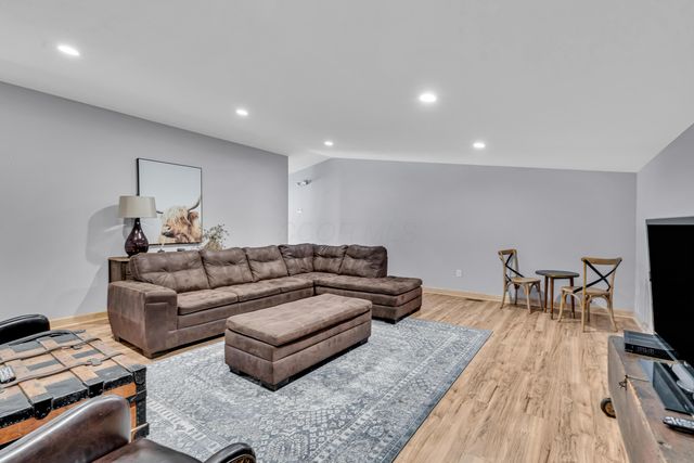 8 E 3rd Avenue, Mount Sterling, OH 43143