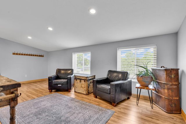 8 E 3rd Avenue, Mount Sterling, OH 43143