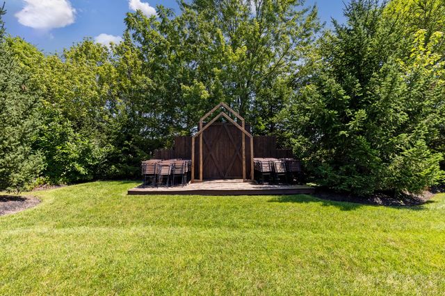 8 E 3rd Avenue, Mount Sterling, OH 43143