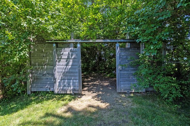 8 E 3rd Avenue, Mount Sterling, OH 43143