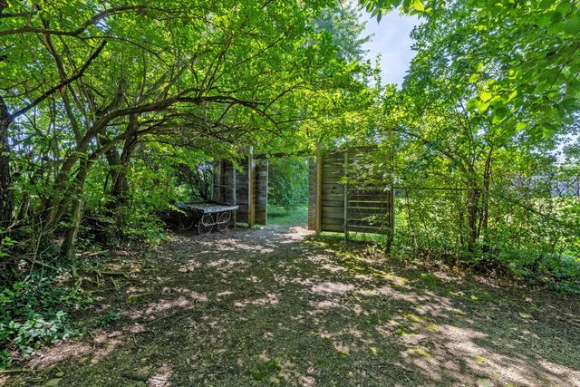 8 E 3rd Avenue, Mount Sterling, OH 43143