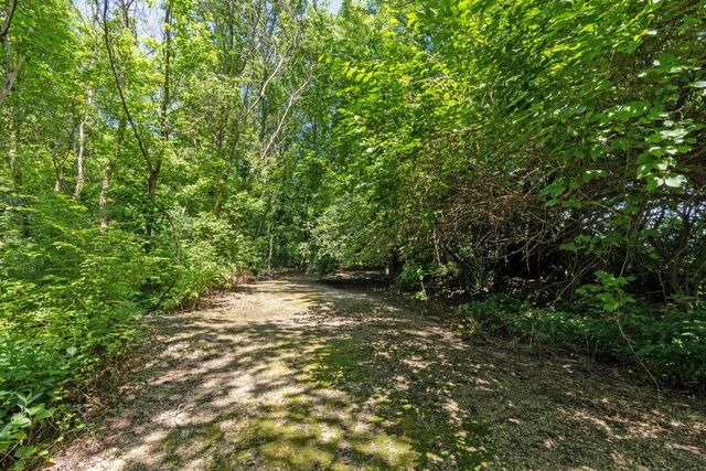 8 E 3rd Avenue, Mount Sterling, OH 43143