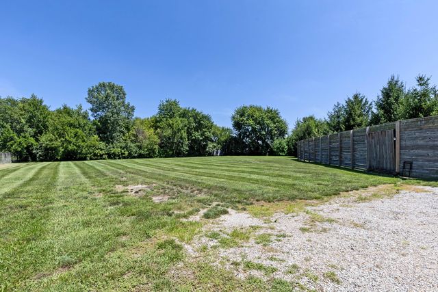 8 E 3rd Avenue, Mount Sterling, OH 43143