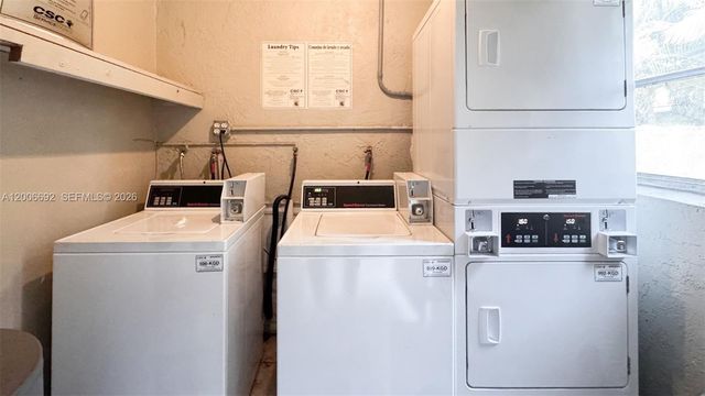 1522 NE 34th Ct 12, Oakland Park, FL 33334