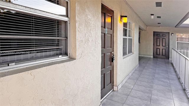 1522 NE 34th Ct 12, Oakland Park, FL 33334