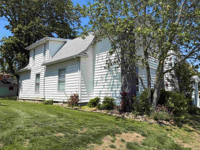 106 W 4th Street, Bicknell, IN 47512