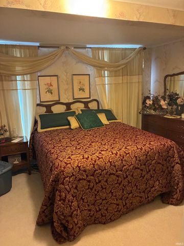 106 W 4th Street, Bicknell, IN 47512