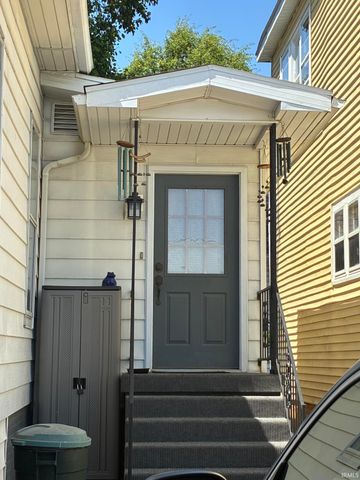 106 W 4th Street, Bicknell, IN 47512