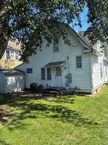 106 W 4th Street, Bicknell, IN 47512