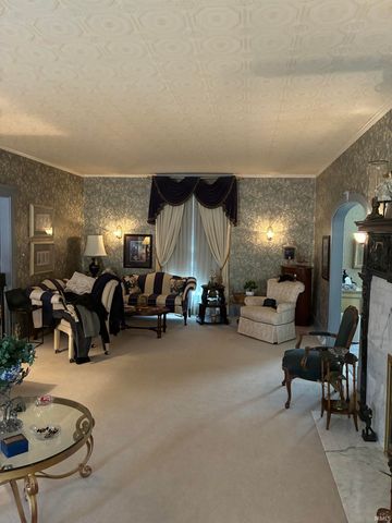 106 W 4th Street, Bicknell, IN 47512