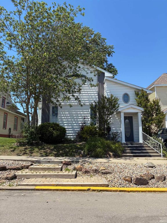 106 W 4th Street, Bicknell, IN 47512
