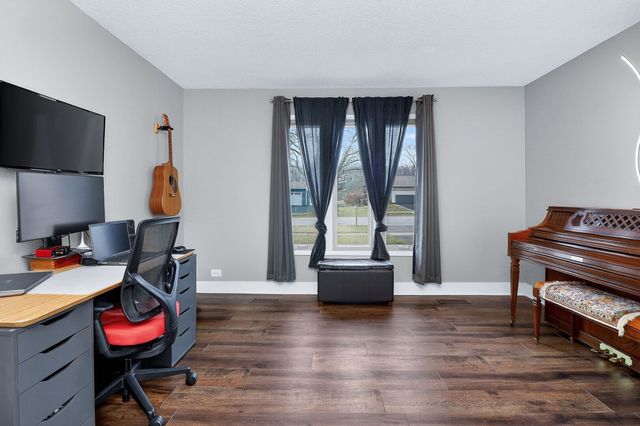 1919 Coach Drive, Naperville, IL 60565