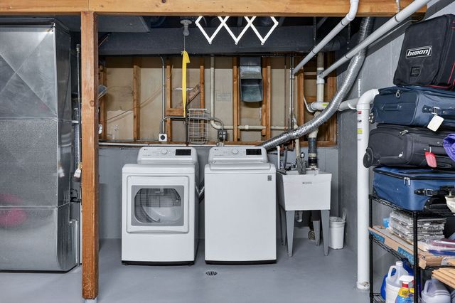 1919 Coach Drive, Naperville, IL 60565