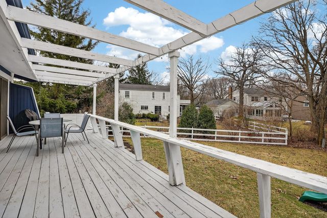 1919 Coach Drive, Naperville, IL 60565