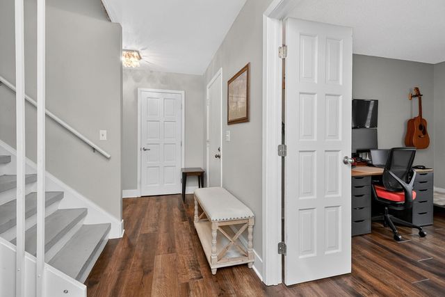 1919 Coach Drive, Naperville, IL 60565