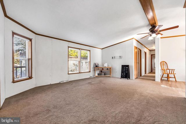 109 HICKORY DR, Hatfield, PA 19440