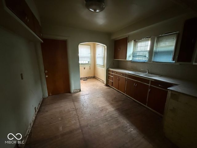 1615 N Exeter Avenue, Indianapolis, IN 46222