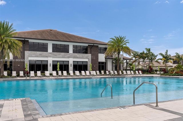 4745 NW 84th Ct 18, Doral, FL 33166