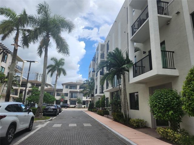 4745 NW 84th Ct 18, Doral, FL 33166