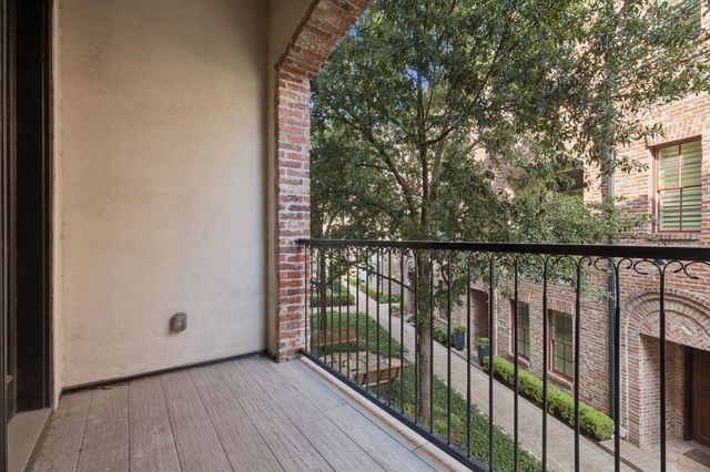 2138 Aylesport Drive, Dallas, TX 75201