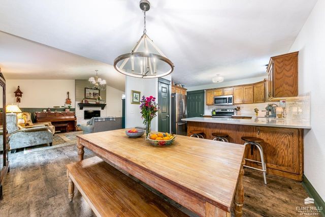 321 Highland Ridge Drive, Manhattan, KS 66503