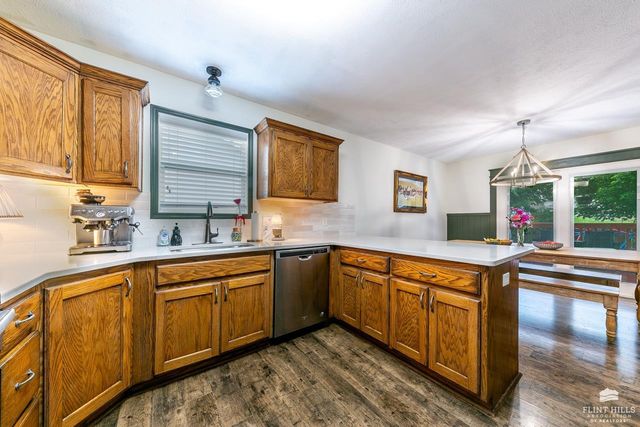 321 Highland Ridge Drive, Manhattan, KS 66503