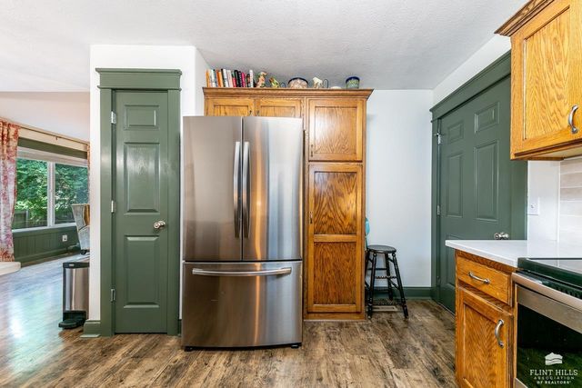 321 Highland Ridge Drive, Manhattan, KS 66503
