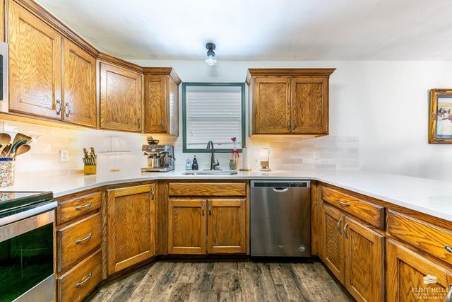 321 Highland Ridge Drive, Manhattan, KS 66503