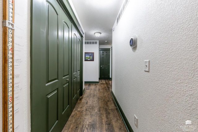 321 Highland Ridge Drive, Manhattan, KS 66503