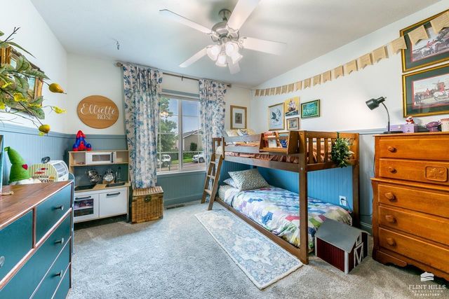 321 Highland Ridge Drive, Manhattan, KS 66503