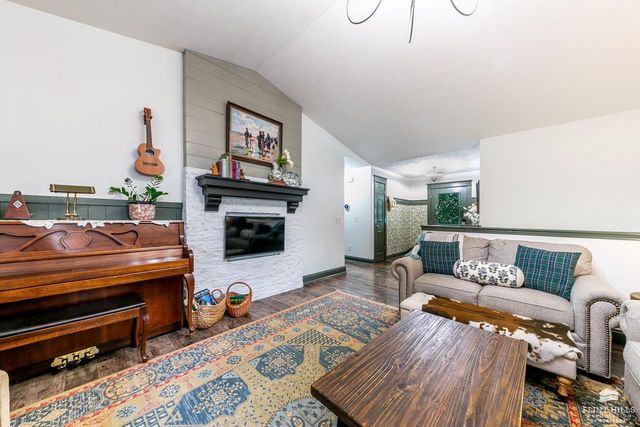 321 Highland Ridge Drive, Manhattan, KS 66503