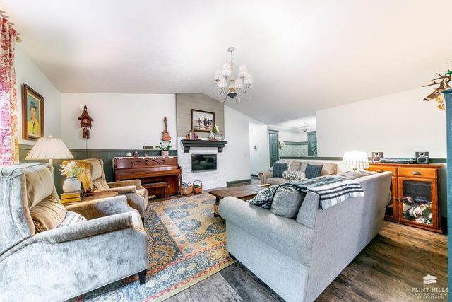 321 Highland Ridge Drive, Manhattan, KS 66503