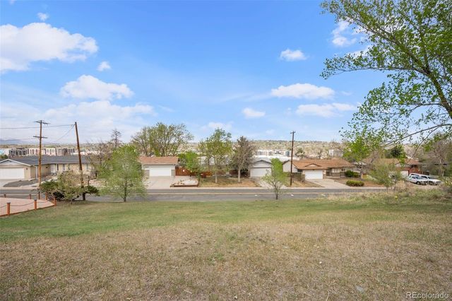 5592 Independence, Arvada, CO 80002