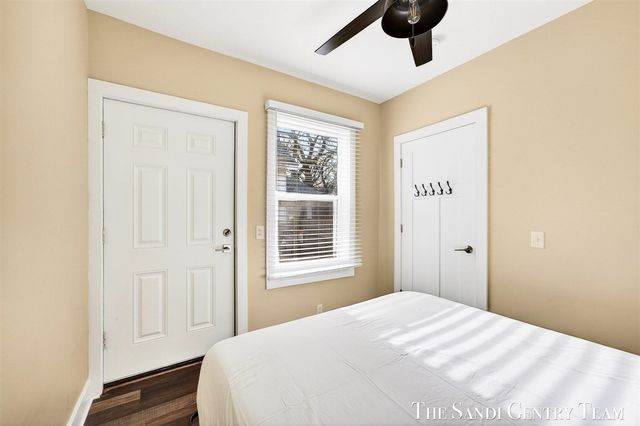 209 Clinton Avenue, Grand Haven, MI 49417