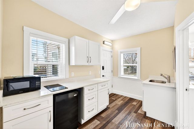 209 Clinton Avenue, Grand Haven, MI 49417