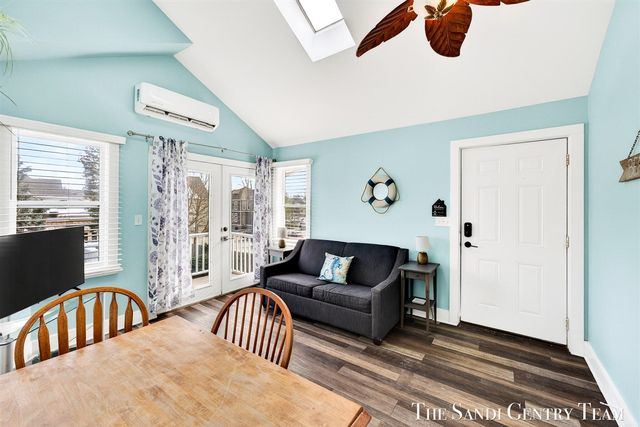 209 Clinton Avenue, Grand Haven, MI 49417