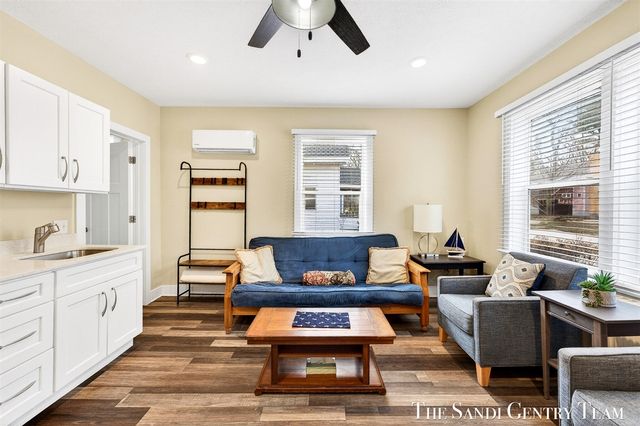 209 Clinton Avenue, Grand Haven, MI 49417