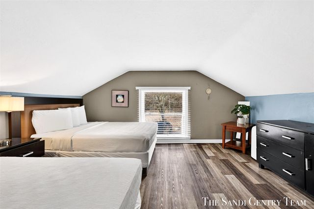 209 Clinton Avenue, Grand Haven, MI 49417