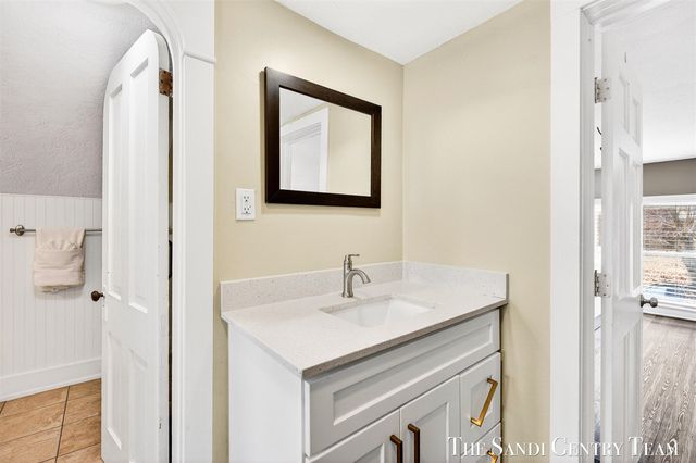 209 Clinton Avenue, Grand Haven, MI 49417