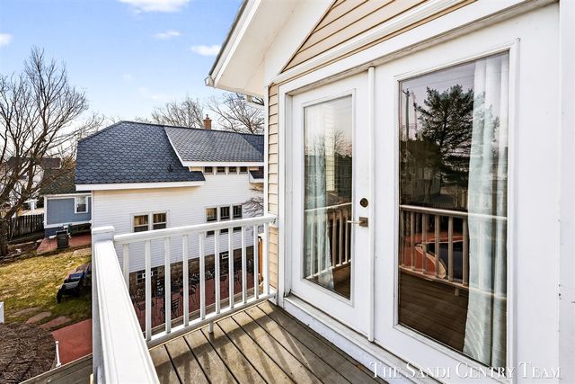 209 Clinton Avenue, Grand Haven, MI 49417