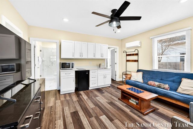 209 Clinton Avenue, Grand Haven, MI 49417