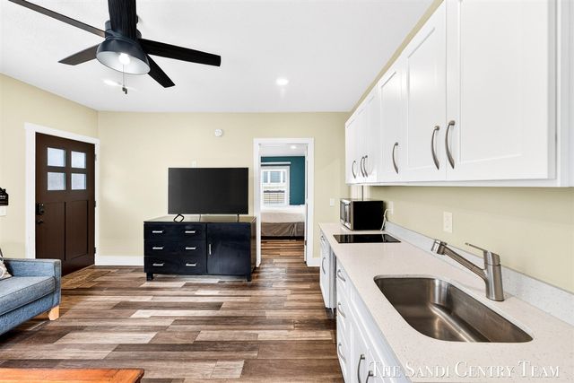 209 Clinton Avenue, Grand Haven, MI 49417