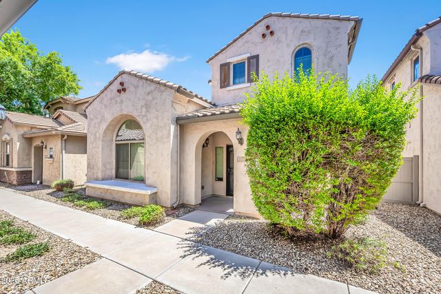 8414 W VERNON Avenue, Phoenix, AZ 85037