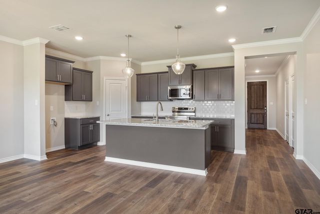 302 Driftwood Way, Whitehouse, TX 75791