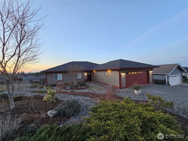 40 Topaz Way, Sequim, WA 98382