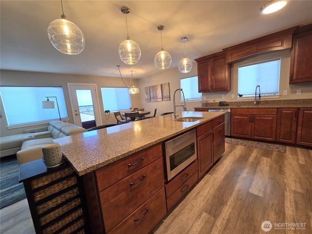 40 Topaz Way, Sequim, WA 98382