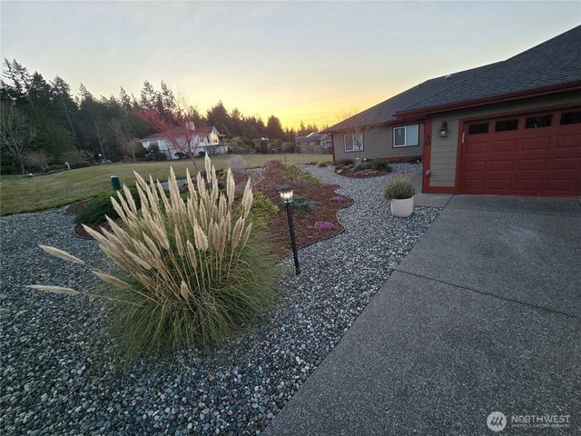 40 Topaz Way, Sequim, WA 98382