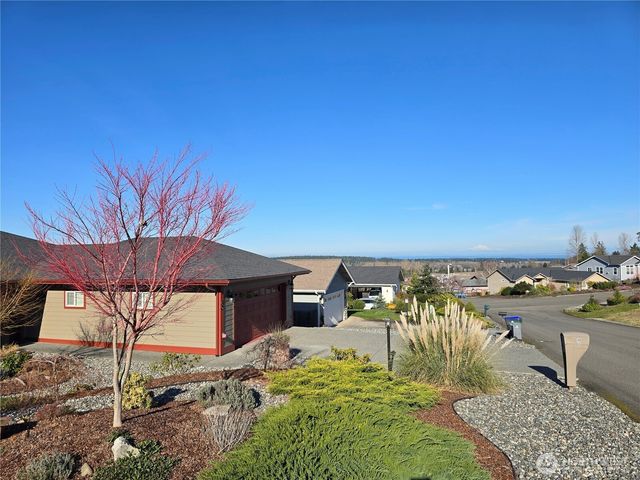 40 Topaz Way, Sequim, WA 98382