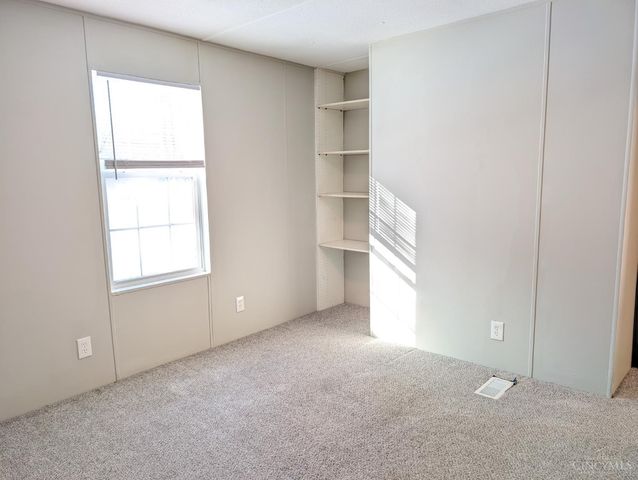 3008 Leeds Road, Amelia, OH 45102