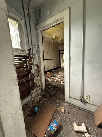 2052 Clairmount Street, Detroit, MI 48206